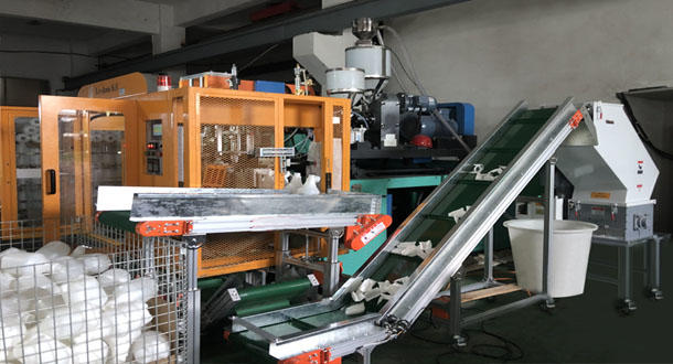 Automatic recycling of bottle blowing machine